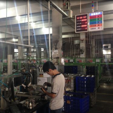 Polishing and surface treatment workshop